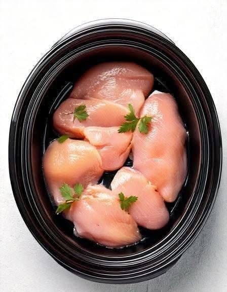 Put Raw Chicken Breasts in a Slow Cooker With These 4 Ingredients — It’s Pure Magic 814498793_122110062117471429_3722533466082542192_n