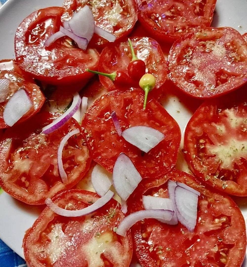 Scientists Reveal What Happens to Your Body When You Eat Tomatoes Regularly 815268142_2150146038914161_1709657673858992457_n